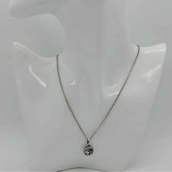 Gucci Pendant Necklace - Picture 9 of 9